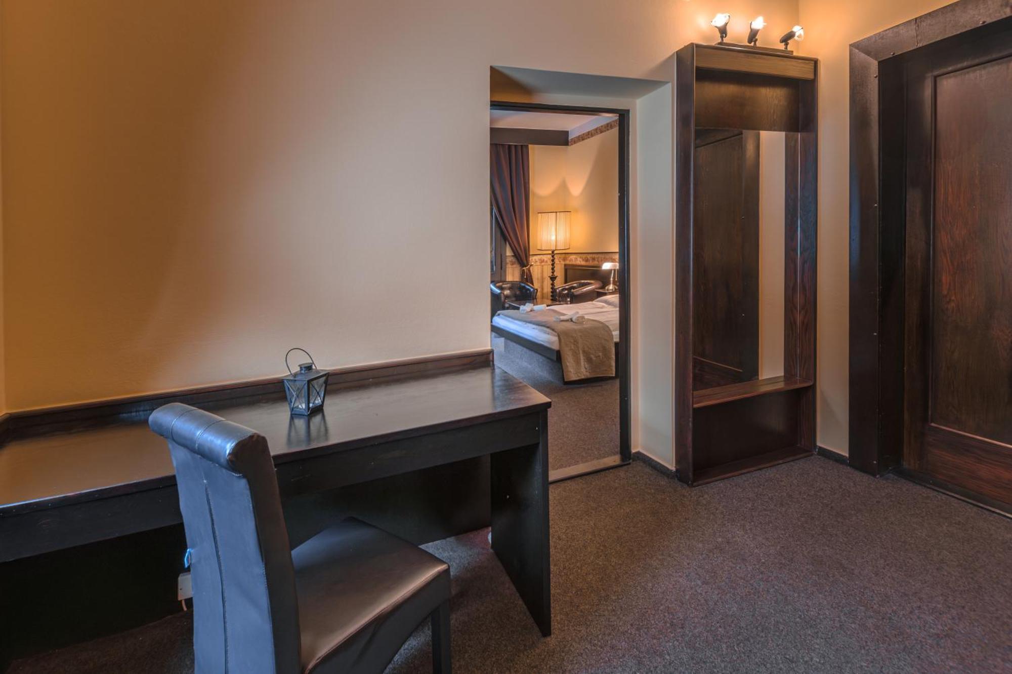 Hotel Lovecky Zamecek Orion Liberec Dış mekan fotoğraf