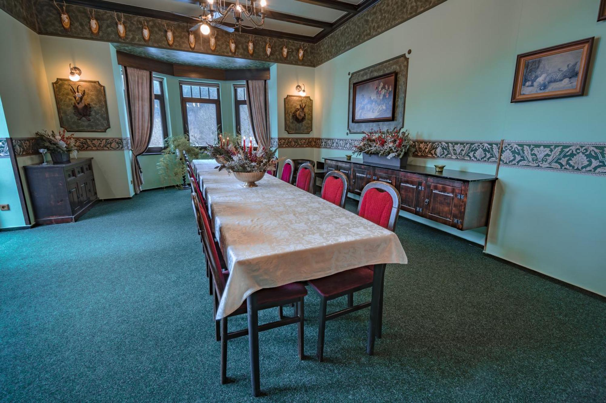 Hotel Lovecky Zamecek Orion Liberec Dış mekan fotoğraf