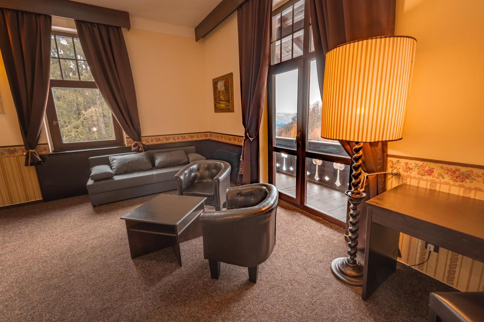 Hotel Lovecky Zamecek Orion Liberec Dış mekan fotoğraf