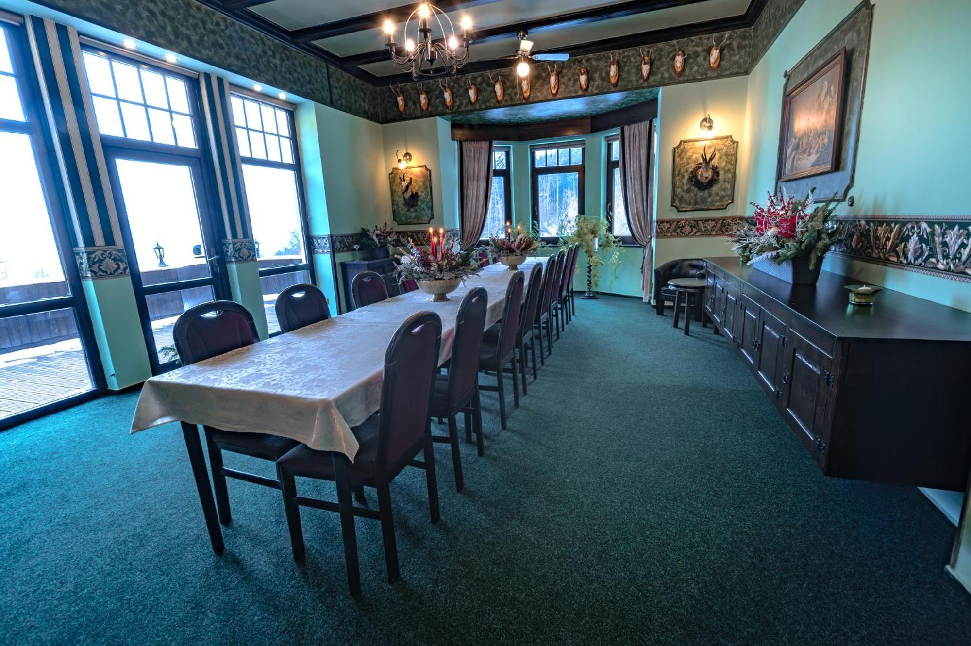 Hotel Lovecky Zamecek Orion Liberec Dış mekan fotoğraf